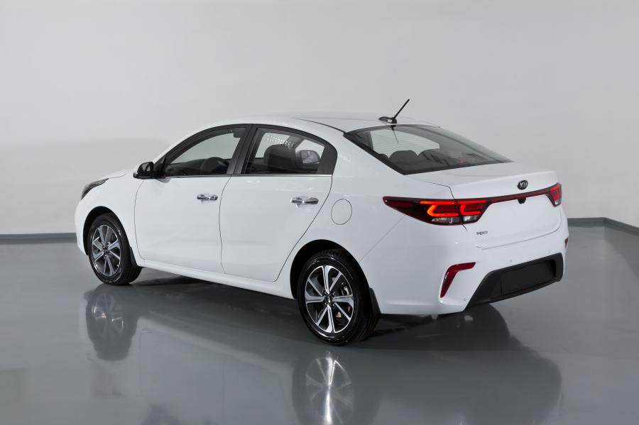  Kia Rio (FB) 2017 года  (фото 12 из 32)